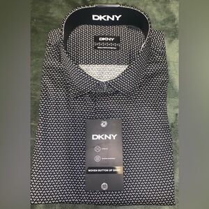 DKNY BUTTON DOWN LONG SLEEVE SHIRT
